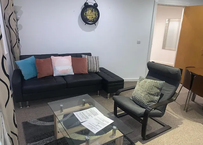 Newcastle City Centre Apartment Ideal For Holiday, Contractors, Quarantining